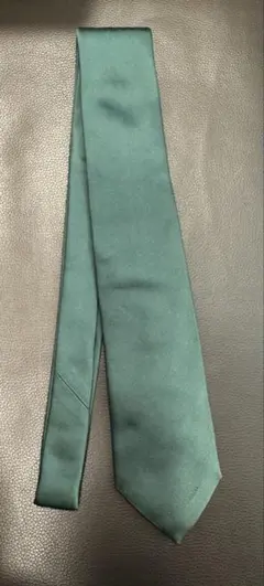 新品未使用品　プラダ　PRADA　ネクタイ　無地　ベージュ PRADA - 美品 プラダ PRADA ネクタイ シルク100％ 無地 イタリア製