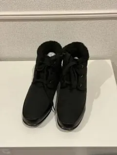 ファー付きブラック厚底ブーツ　　滑りにくい撥水