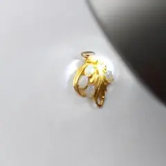 (59) ホワイトオパールペンダントヘッド