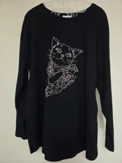 ScoLar（スカラー）猫のイラスト刺繍トップス　長袖Tシャツ