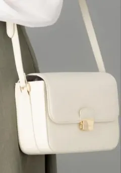 【未使用、タグ付き】dazzlin スムース メタルショルダーバッグのサムネイル