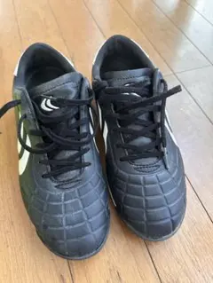 YASUDA サッカーシューズ 新品中敷き1セット付き　ブラック/ホワイトのサムネイル