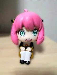 SPY x FAMILY スパイファミリー　アーニャお座り　フィギュア
