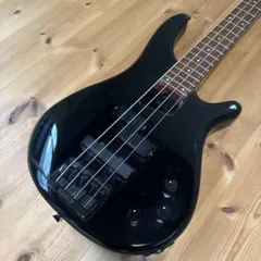 エレキベースHeartFierd DR4 希少楽器 - メルカリ