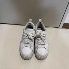 PUMA 厚底スニーカー ホワイトのサムネイル