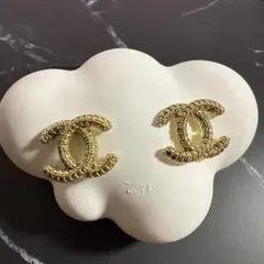 ゴールドトーン曜日別 ピアス セット - メルカリ