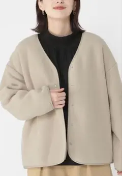 グレージュ ノーカラージャケット フリース素材のサムネイル