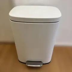 ペダル式ゴミ箱 ホワイト シンプルデザイン