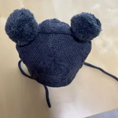 ダークグレー ポンポン付きベビー帽子