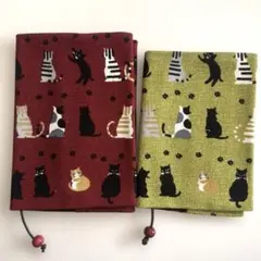 ブックカバー　猫柄　文庫本サイズ　足跡ネコ柄　2冊セット
