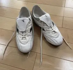 DIADORA サッカーシューズ ホワイト ブラック27cmのサムネイル