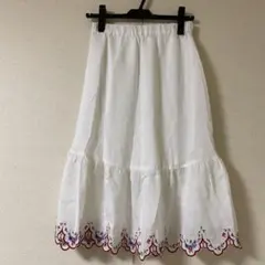 ダズリンフレアロングスカート ホワイト Sサイズ 花柄刺繍