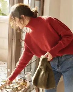 レッド ハイネック ニット 長袖