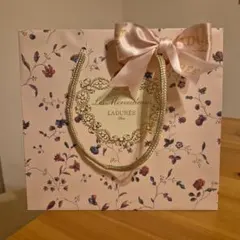 《LADURÉE》ラデュレ ショッパー大 マカロン コスメ 美品 かわいいピンクのサムネイル