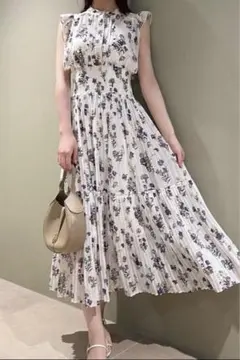 SNIDEL sustainableフリルプリーツワンピース