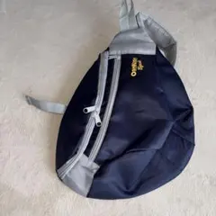 ネイビー スリングバッグ ナイロン製のサムネイル