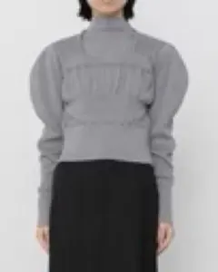 th.products/レイヤードネックトップ