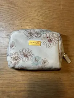 ポール&ジョー ポーチ