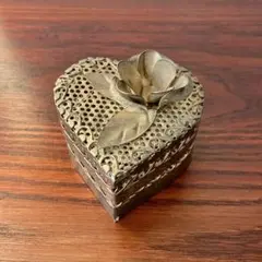 Item thumbnail for item f2f9e9f1-7bd0-4ded-96c3-f2050d0eef6b