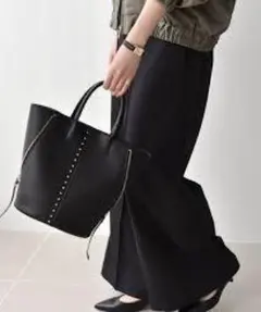 ほぼ新品　quaranciel　2way スタッズ バケツ トート バッグ 黒