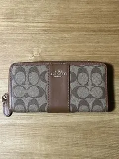 コーチ ロゴ入り長財布 ブラウン系