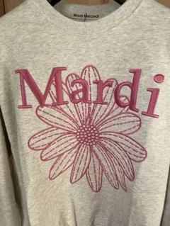 大人気刺繍でデザインされたMardi Mercrediロゴのスウェット Mardi Mercredi（マルディメクルディ） スウェット SWEATSHIRT