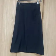 黒いタイトスカート 前ポケット付き ふくらはぎ丈