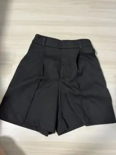 GU ハーフパンツ ショートパンツ　膝丈　センタープレスバミューダ