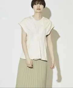 WAIST TACK DESIGN TEE アイボリーのサムネイル