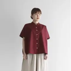 ギザコットンブロードバンドカラー半袖ワイドブラウス （ザクロ）【HUIS. 】 ギザコットンブロードバンドカラー半袖ワイドブラウス （ザクロ
