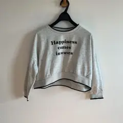 グレー メッセージプリント クロップドトレーナー