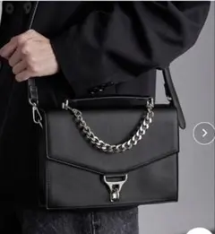 Nyao様専用　SERACE メタルチェーン スクエアショルダーバッグ