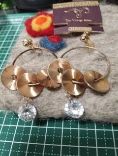 揺れるイヤリング♥イヤリング クリスタル付き♥ただいま値下げ中