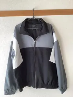 スポーティー ジャケット 黒・グレー・白のサムネイル