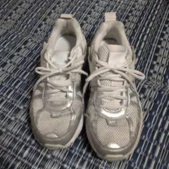 NIKE v2k run ホワイト＆シルバーのサムネイル