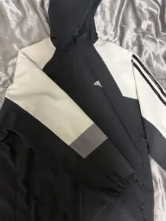 adidas ナイロンジャケット フード付き