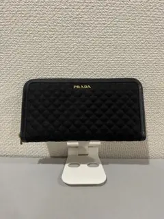 PRADA キルティング ラウンドファスナー 長財布 ブラックのサムネイル