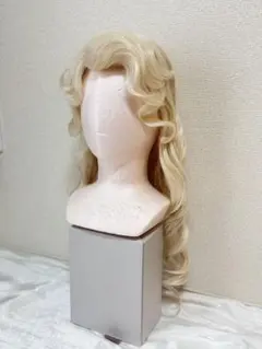 精霊エルサ ウィッグ dハロ コスプレ - メルカリ