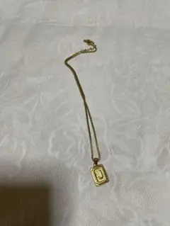 イニシャル　ネックレス　Jネックレス　 ゴールドカラー