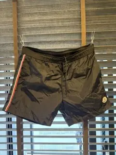 くぎしけ様専用 Moncler ナイロン ショートパンツ ネイビー - メルカリ