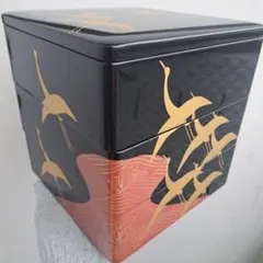 深川製磁 染錦手波鶴紋 三段重 重箱 お正月 鶴 蓋物 金彩 おせち料理 深川製磁 染錦手波鶴紋 三段重 重箱 お正月 鶴 蓋物 金彩 おせち料理