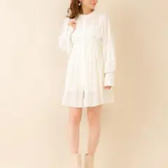 【who’s who Chico】サイドプリーツ袖タックチュニック オフホワイト