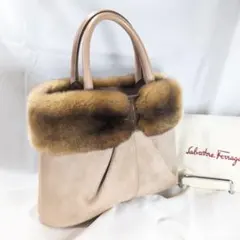 美品 Salvatore Ferragamo ファー ハンドバッグ メタルロゴ - メルカリ