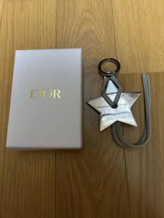 【新品未使用】Dior 星型チャーム シルバー グレー
