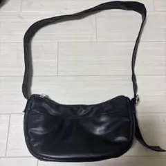 黒 合成皮革 ショルダーバッグ