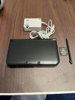 ニンテンドー3DS LL ブラック 充電器・SDカード付き 美品
