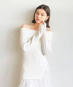 オフショルダーリブ編み長袖ニット