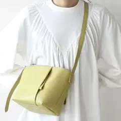 イアパピヨネ ボックス ショルダー バッグ ベージュ 本革 美品 山羊革