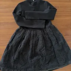 BeBeの花柄黒ワンピース