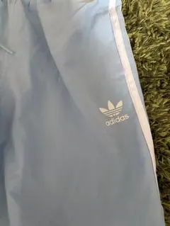 adidas ライトブルー ショートパンツ Sサイズ